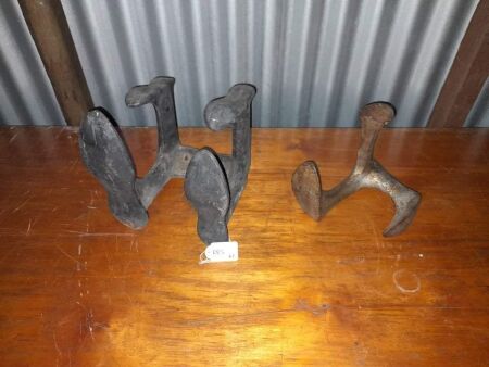 RARE 4 LEG AND 3 LEG COBBLERS SHOE LASTS - CONDITION GOOD