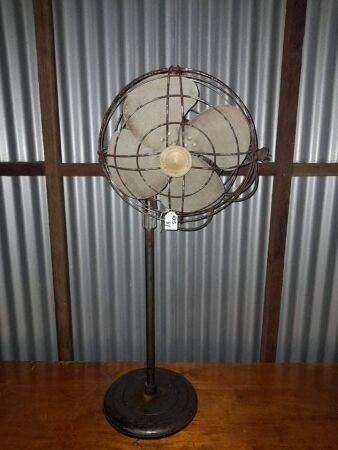 VINTAGE CAST IRON BASE 240V PEDESTAL FAN - WARNER/DRATTON AIRFLOW - 400MM X 1100MM HIGH (ADJUSTABLE) - CONDITION FAIR