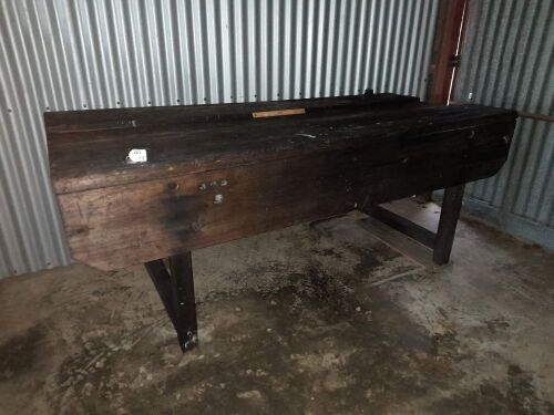 ANTIQUE CABINET MAKERS WORKBENCH - RECESSED CENTRE - SLIDABLE WOOD STOPS - 2100 LONG X 930 WIDE X 840 HIGH - CONDITION FAIR