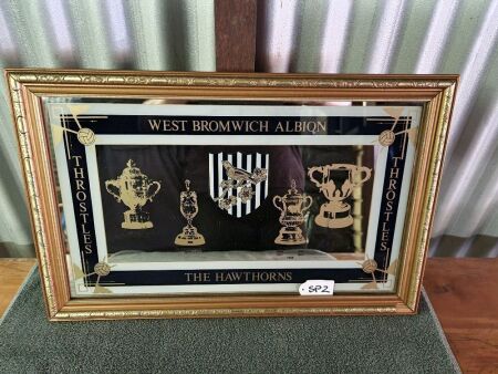 VINTAGE ENGLISH WEST BROMWICH ALBION- MIRROR BACK PICTURE - CONDITION VERY GOOD