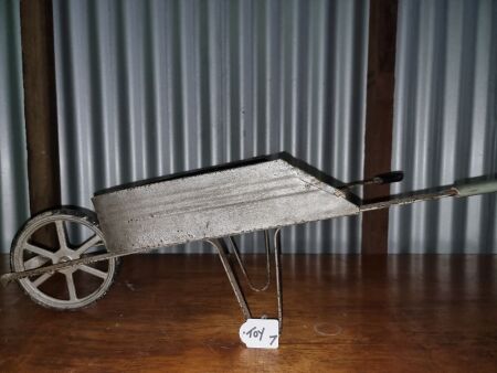 ANTIQUE CHILDS WEELBARROW - CONDITION FAIR