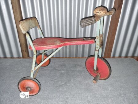 TRI-ANG ENGLAND TRICYCLE - BACKREST - BELL - RARE - CONDITION GOOD