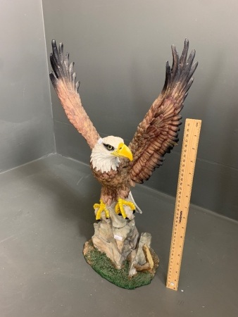 Bald Eagle Garden Statue