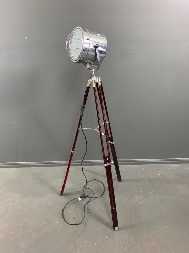 Nautical Style Tripod Floor Lamp w Extendable Legs