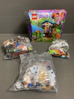 Assorted Lego Pieces