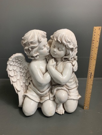 Cherubs Kneeling Statue