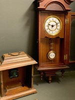 2 Vintage Wooden Battery Operated Clocks - 2