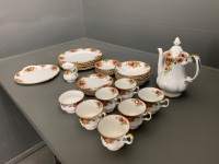 34 Piece Royal Albert Old Country Roses English Made Dinner Set - 3