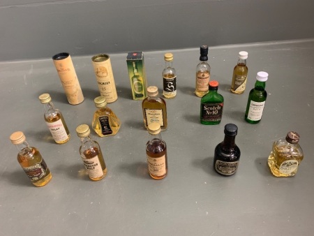 Collection of 17 Whisky Miniatures - Mainly Scotch - Unopened