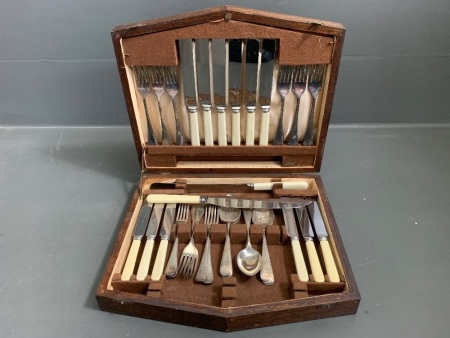 Vintage Bone Handled Cutlery Set in Oak Box with Bread & Carving Knives