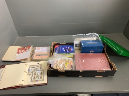 Large Asstd Lot of Mainly Australian Stamps inc. Bicentenial Collection in Folder, Ausipex 84 Album, Australian Stamp Collections 1984 and 1990 etc