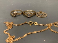 Asstd Lot of Scrap 9ct Gold and Yellow Metal Jewellery inc. Rings, Chain and Pendant - 2