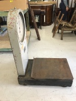 Vintage Avery Platform Scales in GWO on Wheels - 2