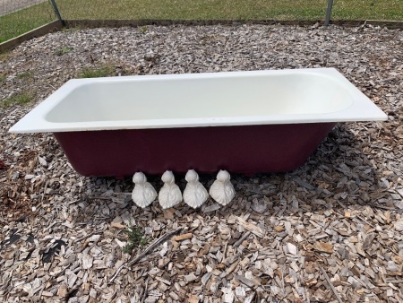 Vintage Cast Iron Claw Foot Bathtub - Good Condition - British Made Marked To Base