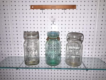 TRIO OF ANTIQUE MASON JARS WITH LIDS - LIGHTNING TRADE MARK, AGEE QUEEN, AGEE LIGHNING SEAL TRADE MARK LIGHTNING - GREEN GLASS