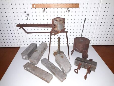 VINTAGE SINKER MAKING KIT + 6 SETS SINKER MOULDS - CONDITION GOOD