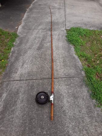 1 PIECE BAMBOO BEACH ROD WITH ALVEY REEL - 4.3M LONG - CONDITION GOOD