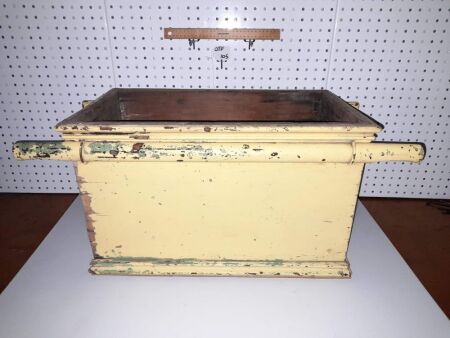 ANTIQUE CHILDRENS CARRY BOX FOR COLLECTING EGGS, VEGES BOYNE VALLEY, QLD - CONDITION FAIR