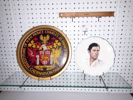 1969 INVESTITURE OF PRINCE CHARLES AS PRINCE CHARLES OF WALES - BAR TRAY. 1981 PORTAIT PLATE OF PRINCE CHARLES TO COMMEMORATE MARRIAGE TO DIANA SPENCER. - CONDITION GOOD