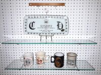 GLASS PLATE AND 4 X MUGS 1981, COMMEMORATING THE MARRIAGE OF CHARLES AND DIANA. - CONDITION GOOD