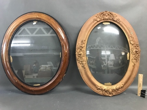 Two Vintage Oval Picture Frames. (2 items)