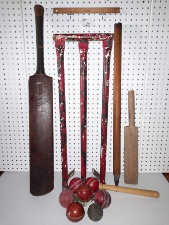 SELECTION VINTAGE CRICKET ITEMS, 6 X SIX STITCHER BALLS - CONDITION GOOD