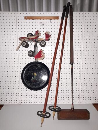 SELECTION VINTAGE SPORTING ITEMS - CROCQUET MALLET, SKI STOCKS, ROLLER SKATES, SKI FIELDS TRAY - CONDITION GOOD