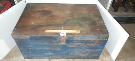 HANDMADE CARPENTERS TOOLBOX AND VINTAGE TOOLS BOX 850 X 525 X 415 HIGH. - CONDITION GOOD