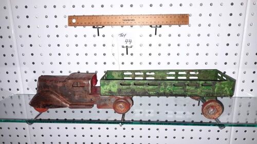 ANTIQUE WYN-TOY PRIME MOVER TRUCK AND GATED TRAILER. 450 LONG. RARE. - CONDITION FAIR