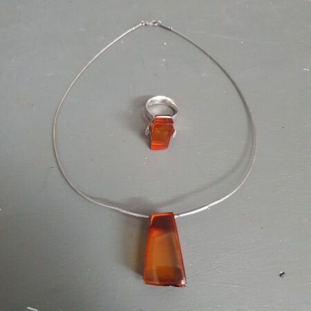 Vintage Sterling Silver & Polish Amber Ring with Matching Amber Pendant on S/Steel Wire Choker