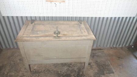 ANTIQUE SILKY OAK 'HORIZONTAL' ICE BOX. V.G CONDITION. INTERNAL METAL WORK V.G CONDITION. 1030 W X 700 H X 570 D. - CONDITION GOOD