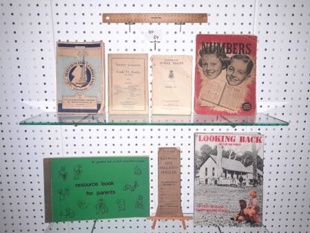 ANTIQUE / VINTAGE TEACHING PUBLICATIONS INCLUDING 1916 SCHOOL OF AIR - CONDITION GOOD