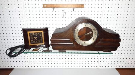 VINTAGE MANEL CLOCK/KEY, ART DECO BAKERLITE ELECTRIC CLOCK - ENGLAND. - CONDITION GOOD