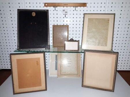 8 X VINTAGE PICTURE FRAMES/GLASS (NEW OLD STOCK) - 6 X METAL FRAMES, 2 X TIMBER FRAMES - CONDITION GOOD