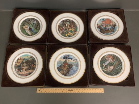 Set of 6 King Arthur Plates by Royal Worcester fro The International Arthurian Society in Original Boxes - Some Boxes As Is