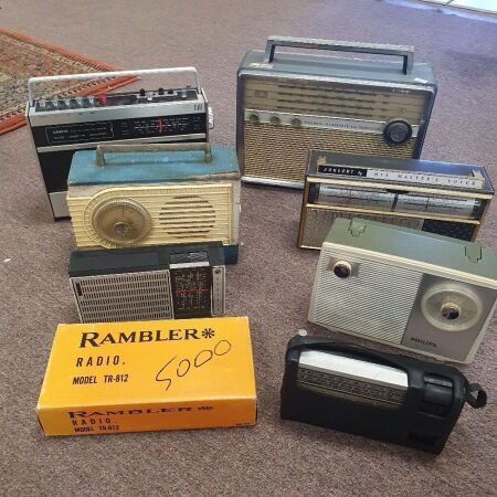 Asstd Lot of App. 8 Vintage Transistor Radios