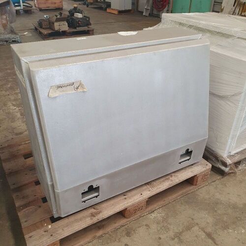 1X ALUMINIUM LOCKER 1000w x 420d x 820h