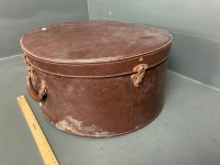 Large Vintage Strudy Leather Hat Box - 3