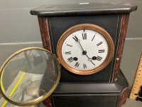 An Antique French Slate and Red Marble 8 Day Chiming Mantel Clock with Bevelled Glass and Enamelled Dial - 2