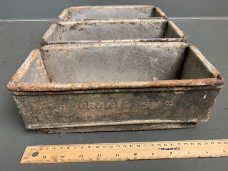 Antique Grants Australian Made '3 Loaf' Loaf Tin