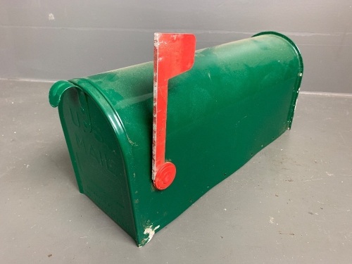 U.S.A Style Tin Mailbox