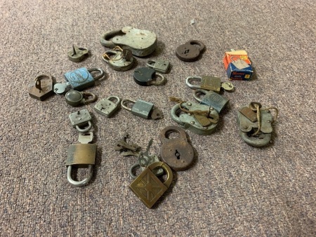 Quantity of Vintage Padlocks - app. 1/2 with keys