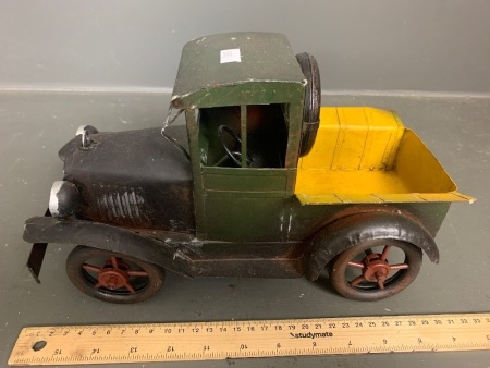 Vintage Tin Toy/Display Truck