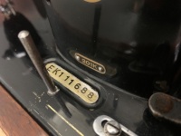 1954 Singer Aluminium Sewing Machine - 4