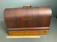 1954 Singer Aluminium Sewing Machine - 6