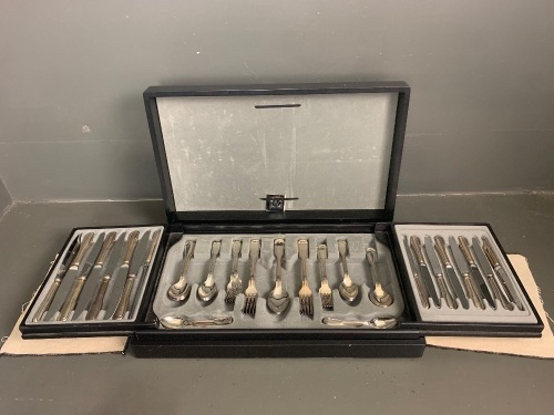 Strachan 8 Place Silver Plated Cutlery Set in Lined Wooden Box