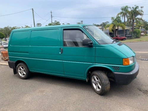 VW Transporter Van 