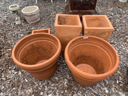 2 Large and 1 Small Square Terracotta Pots + 2 Large Round Terracotta Pots