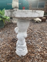 Concrete Cherub Birdbath - Top needs securing to stand - 2