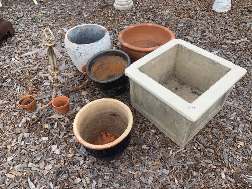 Lot of 5 Garden Pots + 1 Hanging Metal Pot Stand  